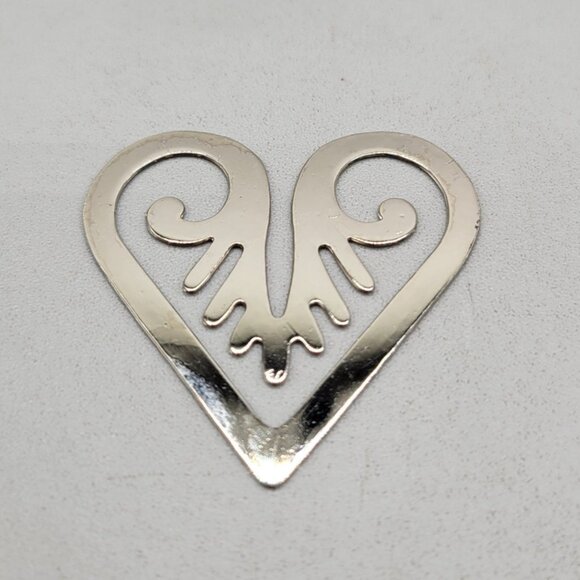 Romanesque Heart Shaped Silvertone Bookmark Elegant Scroll Design MMA Mark - Picture 1 of 3